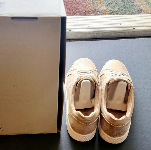 Soul by Naturalizer Neela Sneaker in Gold - Picture 3 of 5